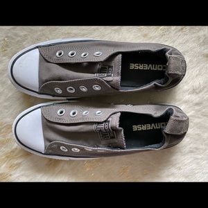 Slip on Converse size 7